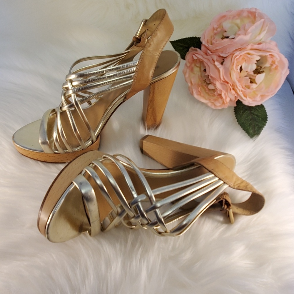 STUDIO 9 METALLIC STRAPPY HEELS SIZE 8M